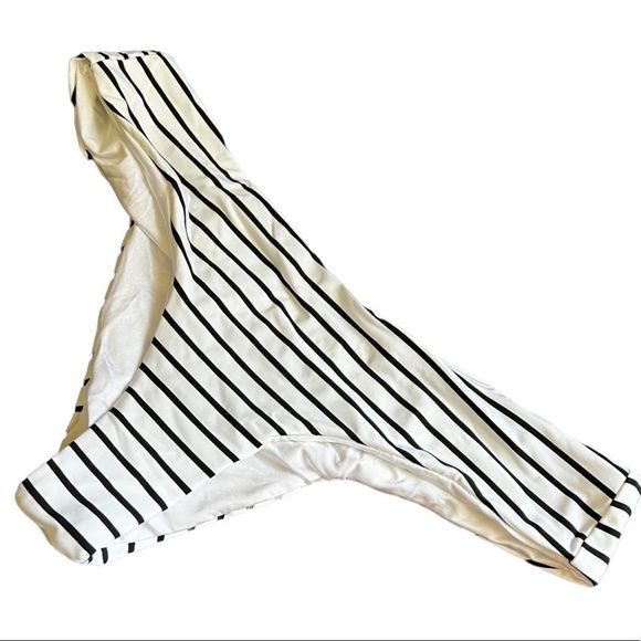 Beach Bunny Bikini Bottom - Picture 1 of 4